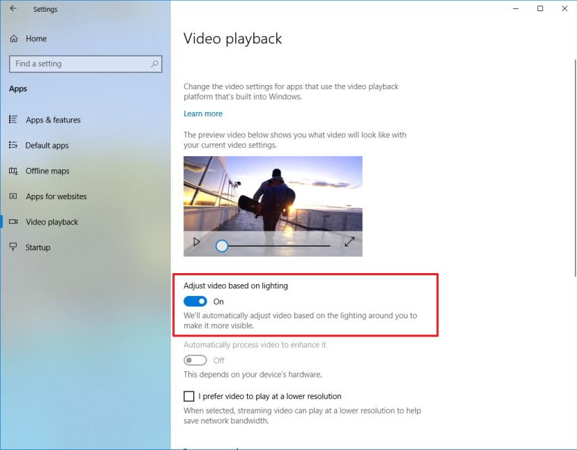 Adjust video based on lighting option on Windows 10